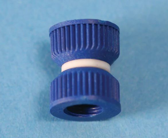 Threaded vial connector