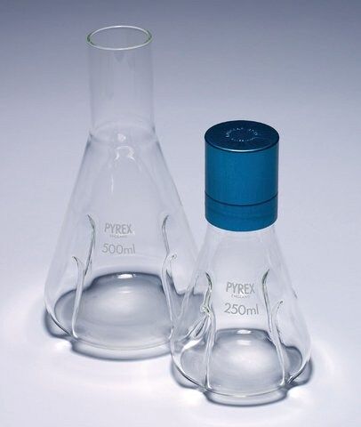 Pyrex<sup>®</sup> Culture flask, baffled, delong neck,