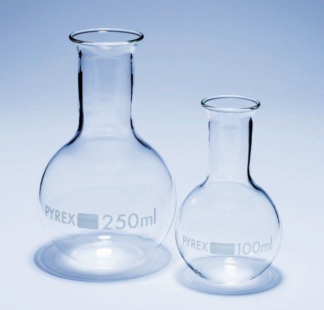 Pyrex<sup>®</sup> Boiling flask, flat bottom, narrow neck