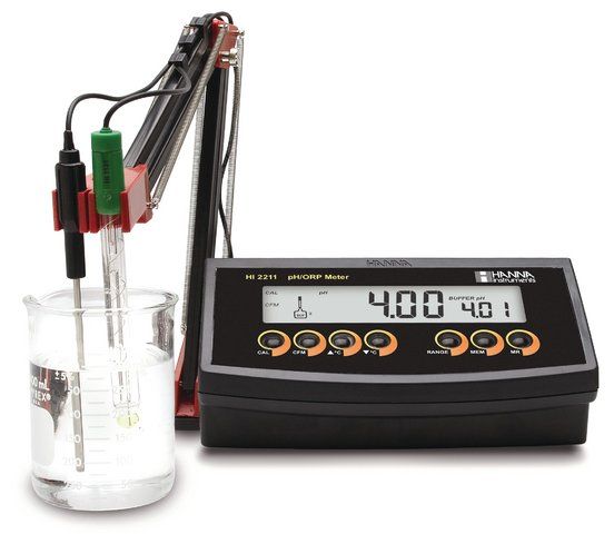 Hanna HI 2210 &HI 2211 bench pH meters