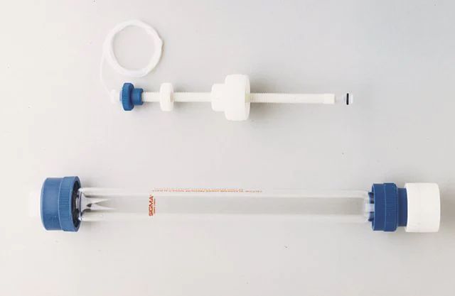 Packing reservoirs for non-jacketed LC columns