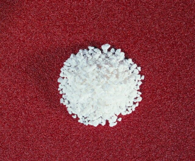 Calcium chloride tetrahydrate